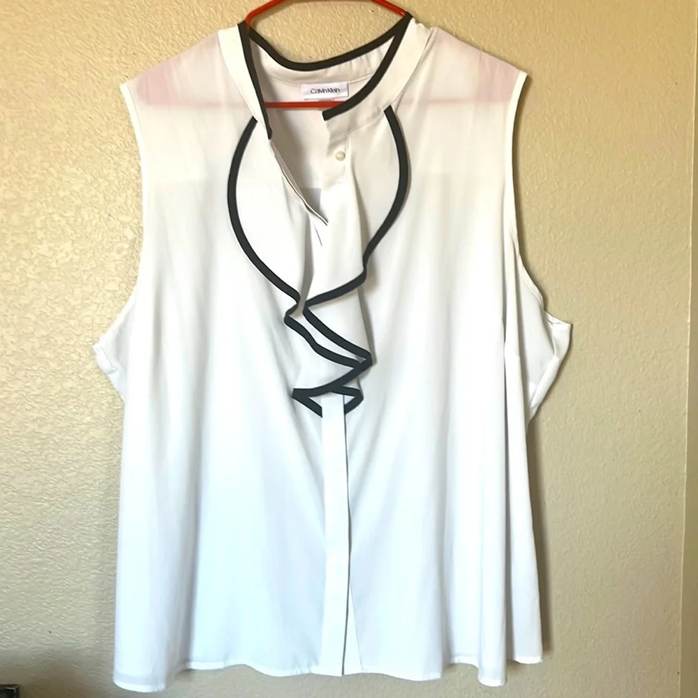 Calvin Klein  Eggshell color Sleeveless Ruffle front Blouse sz 3X - Picture 2 of 6
